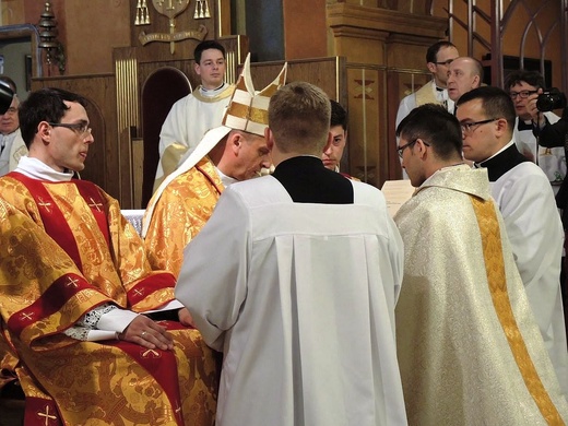 Święcenia kapłańskie w bielskiej katedrze - 2017 cz. 2