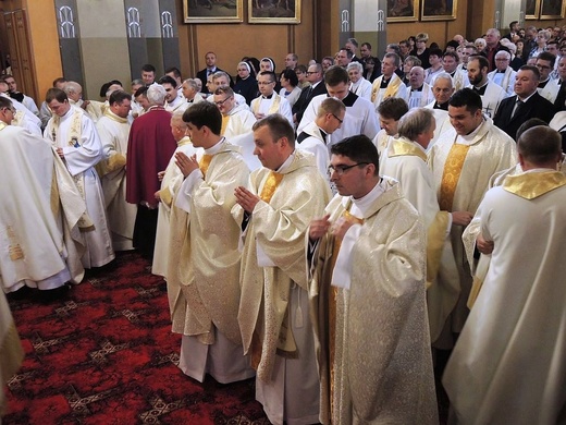 Święcenia kapłańskie w bielskiej katedrze - 2017 cz. 2