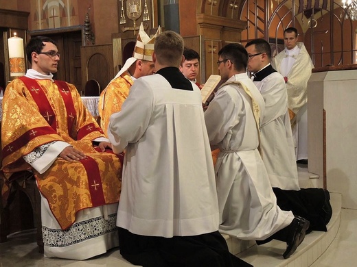 Święcenia kapłańskie w bielskiej katedrze - 2017 cz. 2