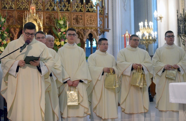 Liturgia święceń kapłańskich w radomskiej katedrze