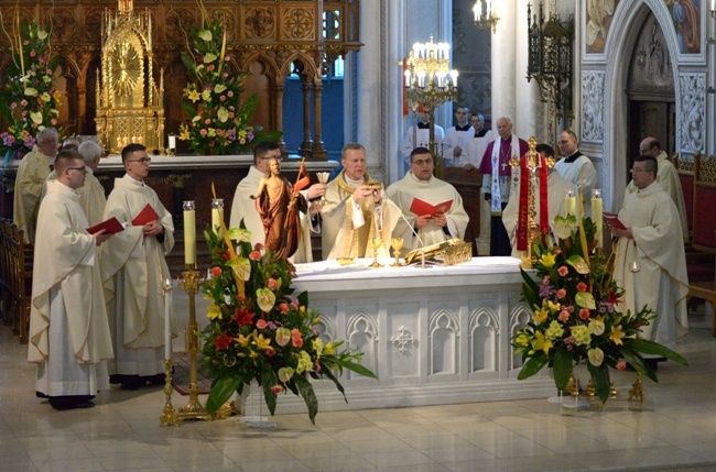 Liturgia święceń kapłańskich w radomskiej katedrze