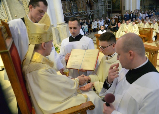 Liturgia święceń kapłańskich w radomskiej katedrze