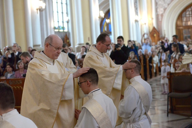 Liturgia święceń kapłańskich w radomskiej katedrze