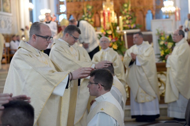 Liturgia święceń kapłańskich w radomskiej katedrze