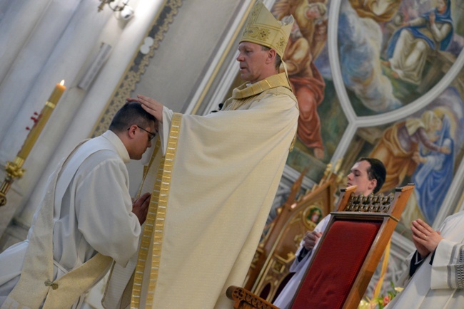 Liturgia święceń kapłańskich w radomskiej katedrze