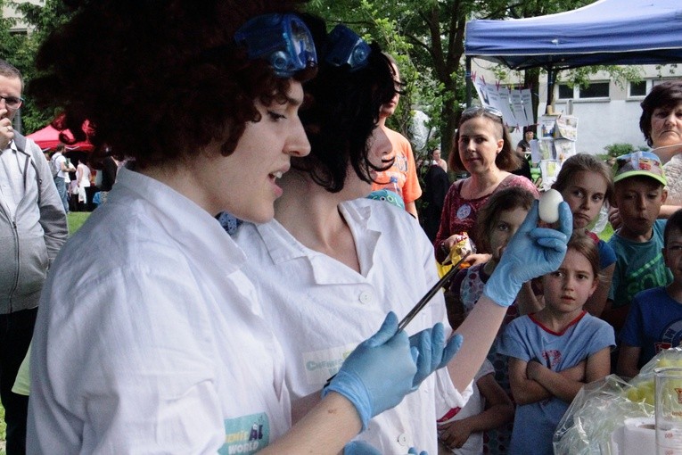 Piknik "Jesteśmy rodziną" na 25-lecie parafii MB Różańcowej