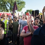 Demonstracje przeciw "Klątwie"