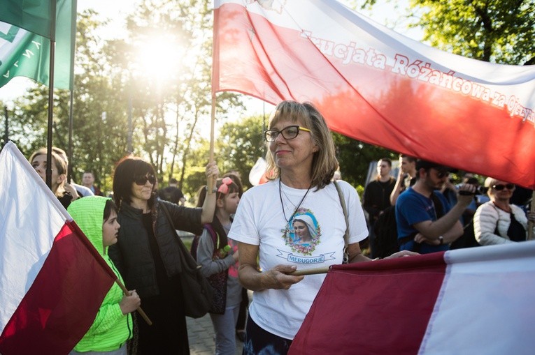 Demonstracje przeciw "Klątwie"