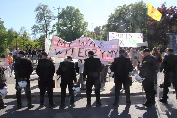 Marsz LGBT i kontrmanifestacje