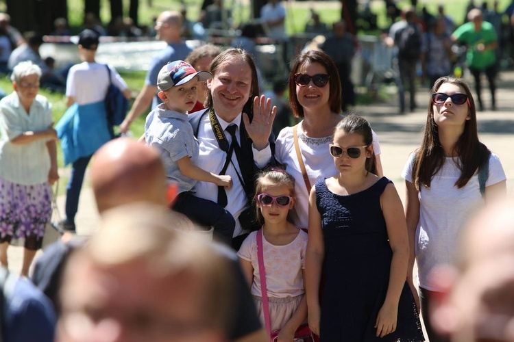 Godzina młodzieżowa i nabożeństwo majowe