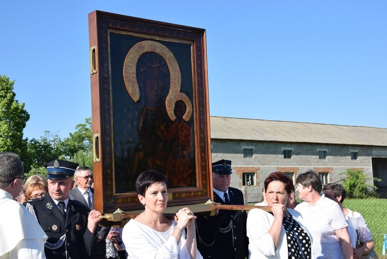 Powitanie ikony MB Częstochowskiej w Oszkowicach
