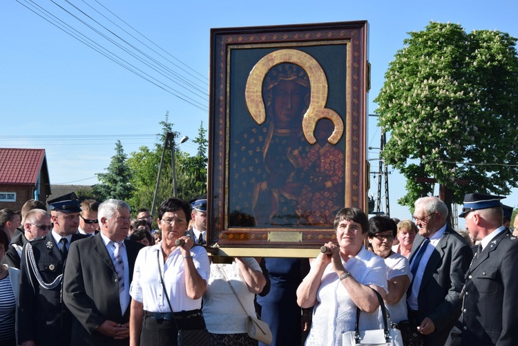 Powitanie ikony MB Częstochowskiej w Oszkowicach