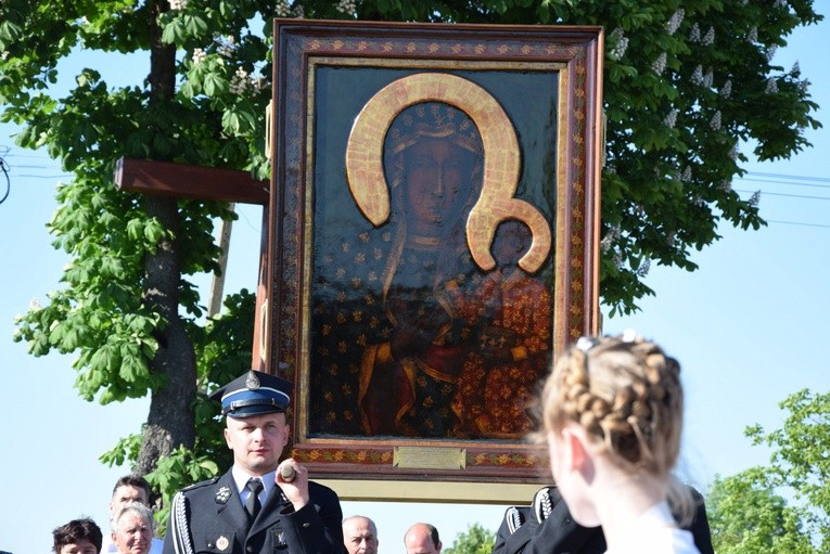 Powitanie ikony MB Częstochowskiej w Oszkowicach