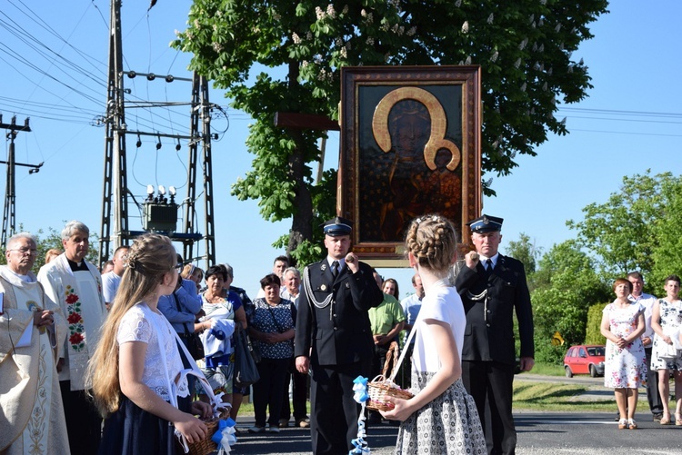 Powitanie ikony MB Częstochowskiej w Oszkowicach