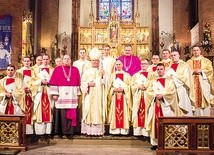 Abp Górzyński w homilii przypomniał, że księża w swoim posługiwaniu nie szukają własnej korzyści, ale chwały dla Chrystusa.