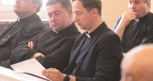 Emocje nad dekretami