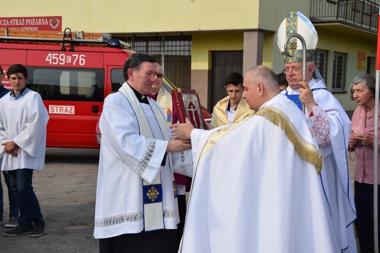 Powianie ikony MB Częstochowskiej w Starym Waliszewie