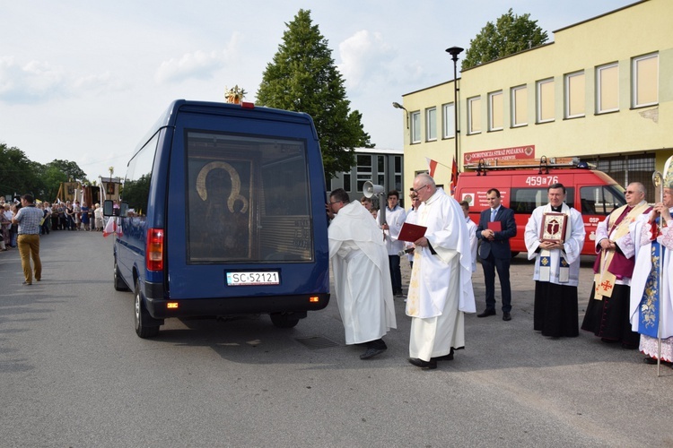 Powianie ikony MB Częstochowskiej w Starym Waliszewie