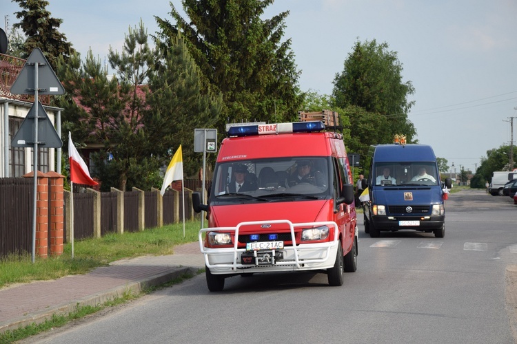 Powianie ikony MB Częstochowskiej w Starym Waliszewie