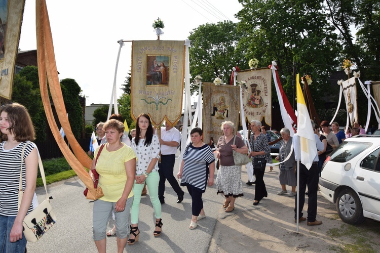 Powianie ikony MB Częstochowskiej w Starym Waliszewie