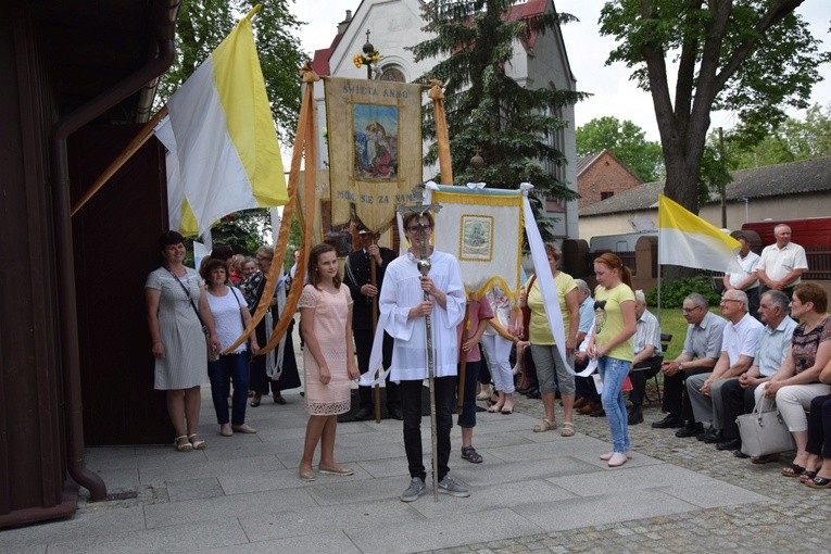 Powianie ikony MB Częstochowskiej w Starym Waliszewie