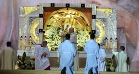 Peregrynację ołtarza adoracyjnego zapoczątkował papież Franciszek w czasie Światowych Dni Młodzieży