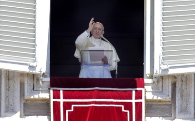 Papież do uczestników spotkania na Lednicy: Jezus pomoże zburzyć mury