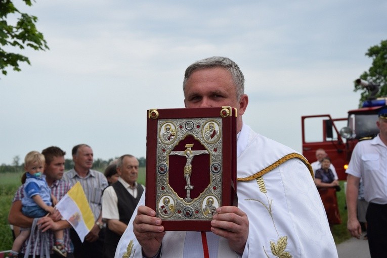 Powitanie ikony MB Częstochowskiej w Mąkolicach