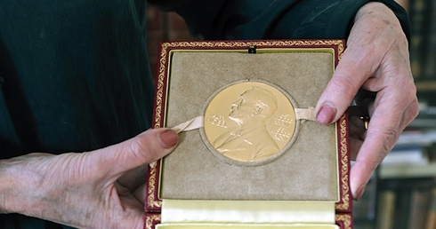 Medal noblowski, który Tomas Tranströmer dostał w 2011 r.