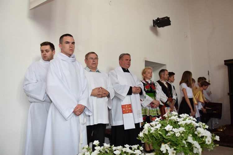 Powitanie ikony MB Częstochowskiej w parafii św. Maksymiliana w Głownie