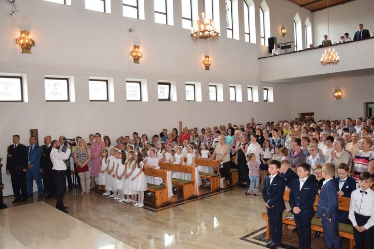 Powitanie ikony MB Częstochowskiej w parafii św. Maksymiliana w Głownie