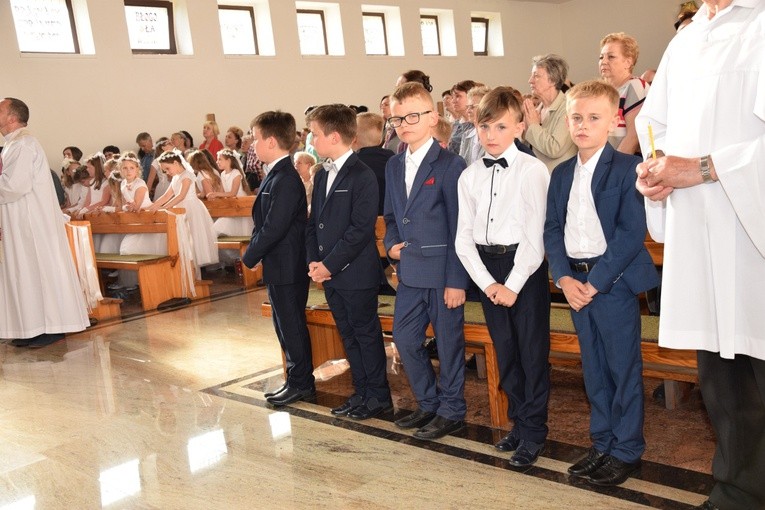 Powitanie ikony MB Częstochowskiej w parafii św. Maksymiliana w Głownie