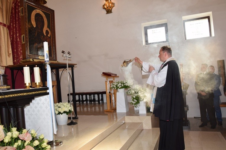 Powitanie ikony MB Częstochowskiej w parafii św. Maksymiliana w Głownie