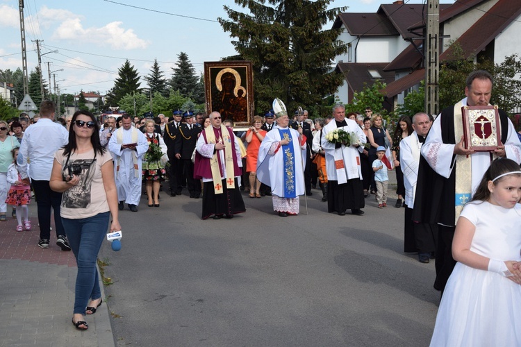 Powitanie ikony MB Częstochowskiej w parafii św. Maksymiliana w Głownie