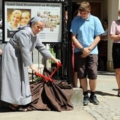 Odsłonięcie urszulańskiego krasnala 