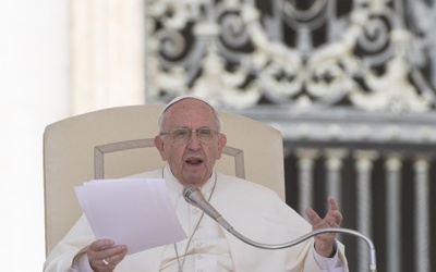 Papież: Kapłan traci życie dla Boga i ludzi