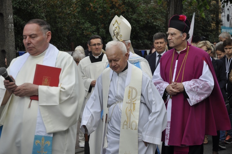 Powitanie ikony MB Częstochowskiej w parafii św. Jakuba w Głownie