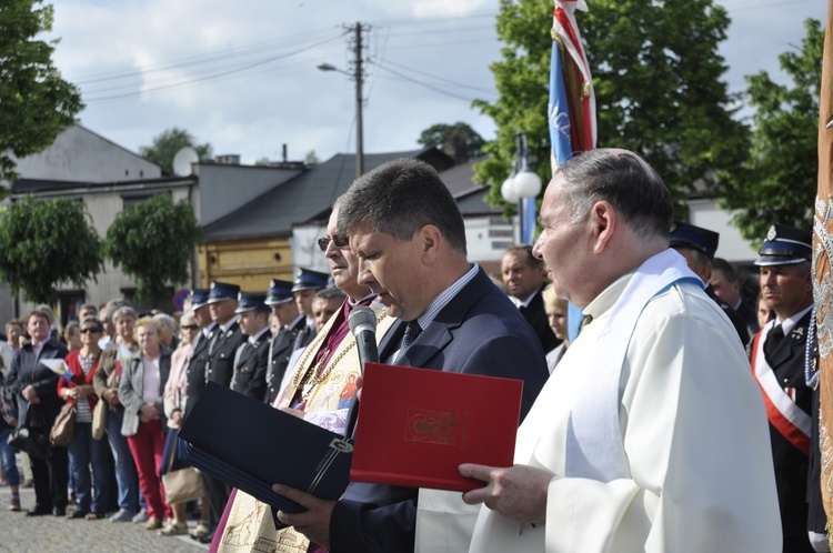 Powitanie ikony MB Częstochowskiej w parafii św. Jakuba w Głownie