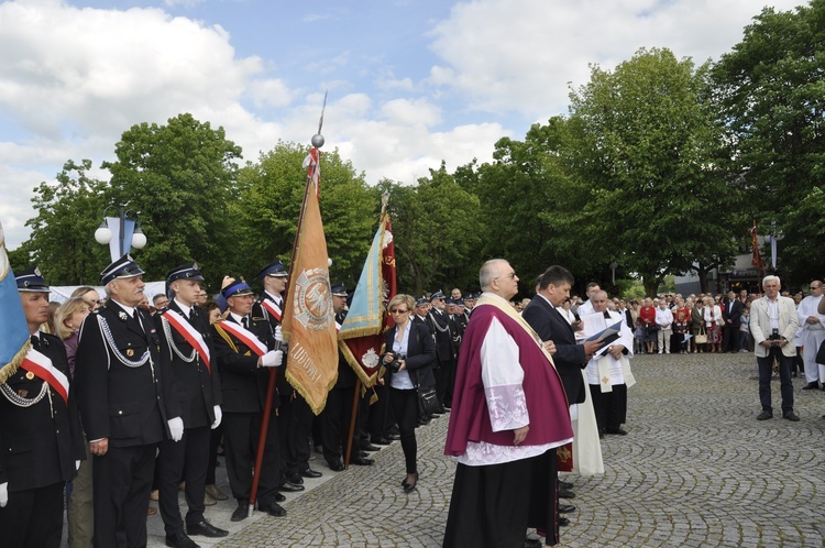 Powitanie ikony MB Częstochowskiej w parafii św. Jakuba w Głownie