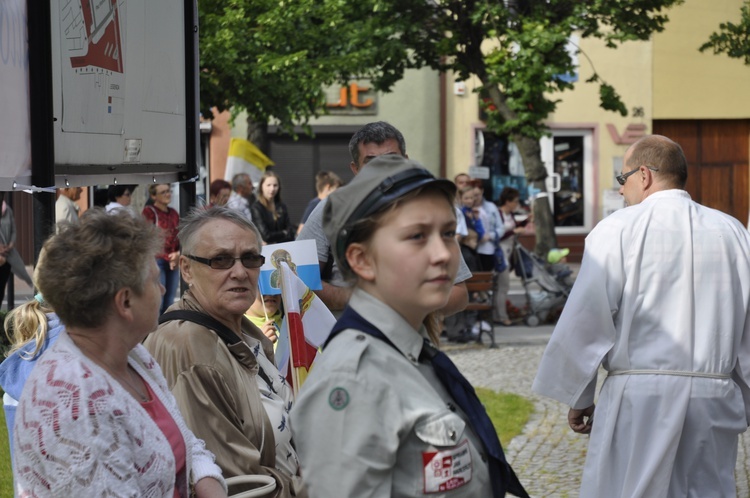 Powitanie ikony MB Częstochowskiej w parafii św. Jakuba w Głownie