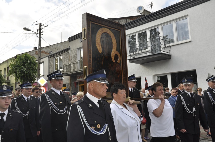 Powitanie ikony MB Częstochowskiej w parafii św. Jakuba w Głownie