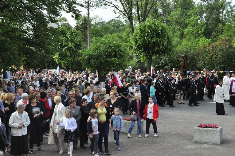 Powitanie ikony MB Częstochowskiej w parafii św. Jakuba w Głownie