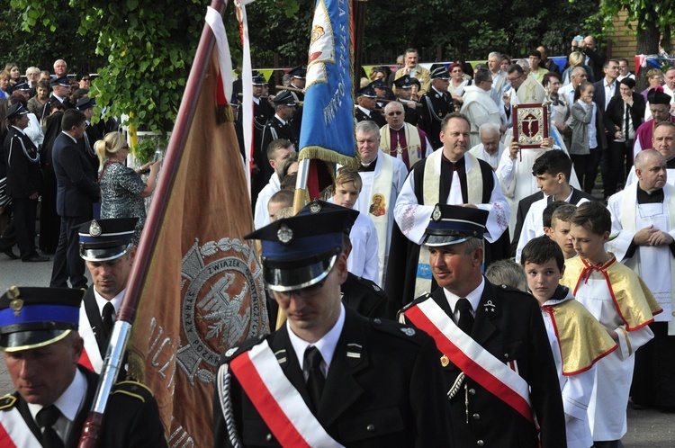 Powitanie ikony MB Częstochowskiej w parafii św. Jakuba w Głownie