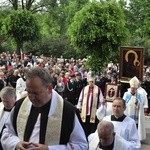 Powitanie ikony MB Częstochowskiej w parafii św. Jakuba w Głownie