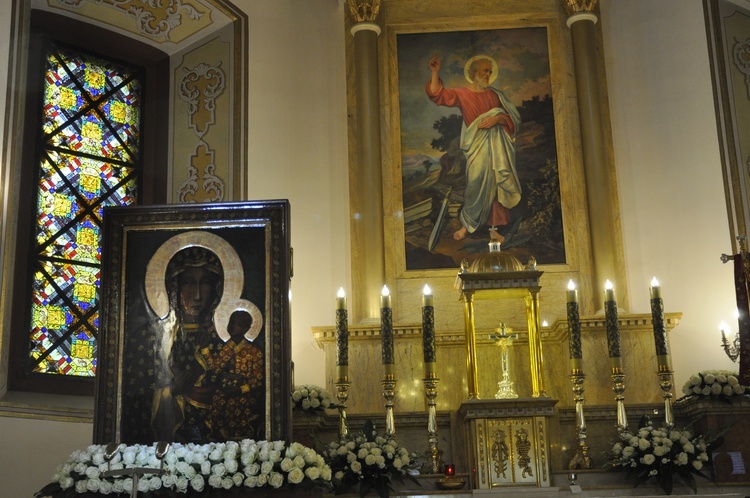 Powitanie ikony MB Częstochowskiej w parafii św. Jakuba w Głownie