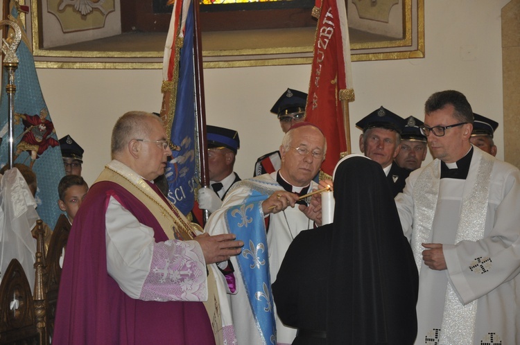 Powitanie ikony MB Częstochowskiej w parafii św. Jakuba w Głownie