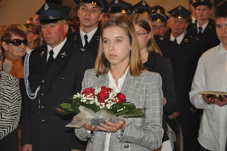 Powitanie ikony MB Częstochowskiej w parafii św. Jakuba w Głownie