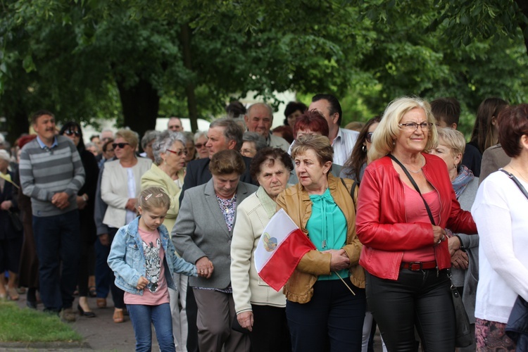 Powitanie ikony MB Częstochowskiej w parafii św. Jakuba w Głownie