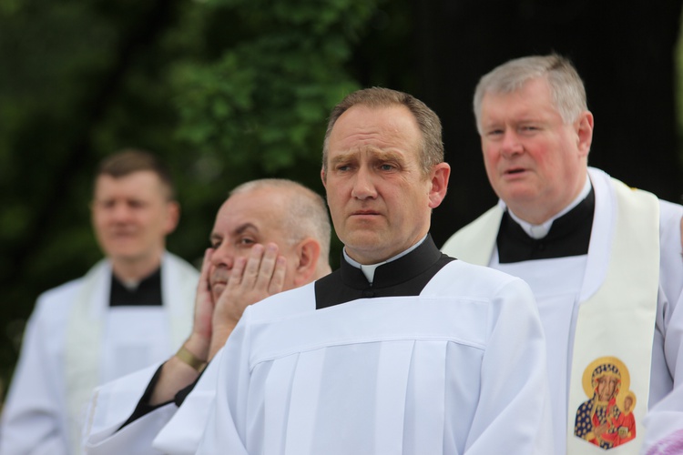 Powitanie ikony MB Częstochowskiej w parafii św. Jakuba w Głownie