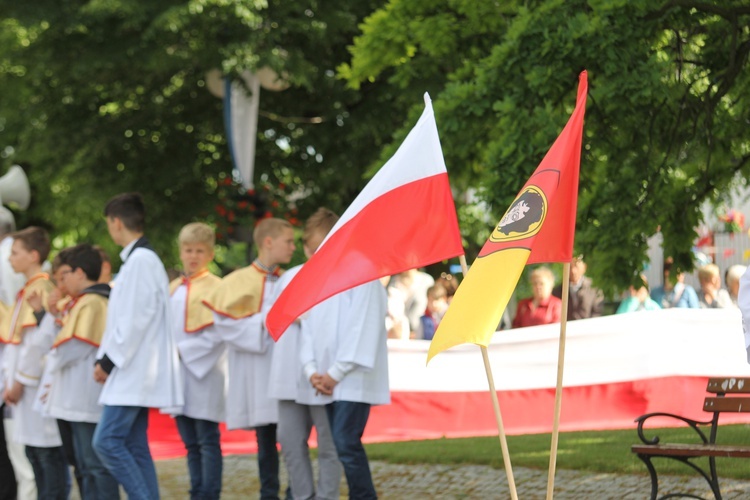 Powitanie ikony MB Częstochowskiej w parafii św. Jakuba w Głownie